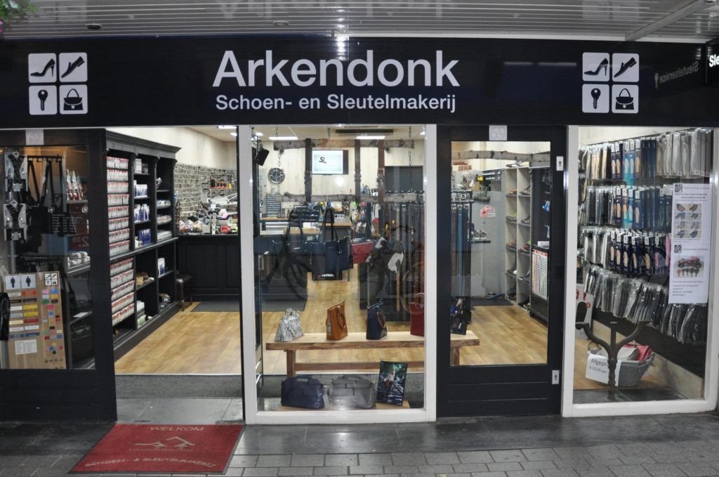Voorgevel van Schoen- en Sleutelmakerij Arkendonk