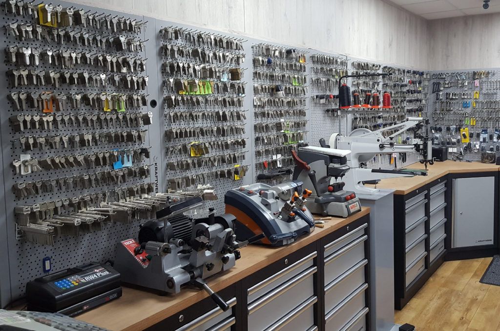 Sleutelwand en sleutelmachines in de werkplaats